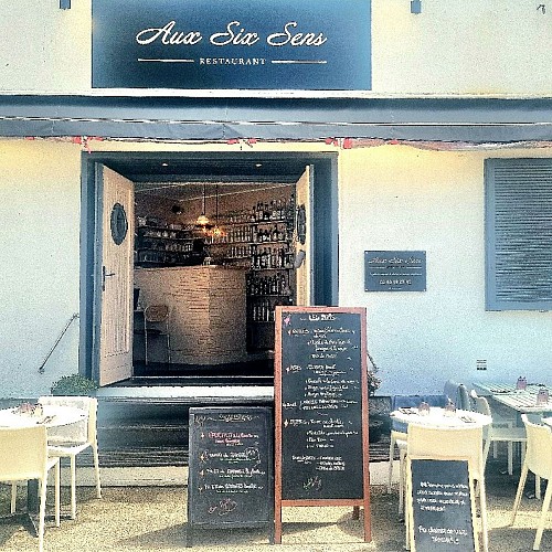 Aux Six Sens