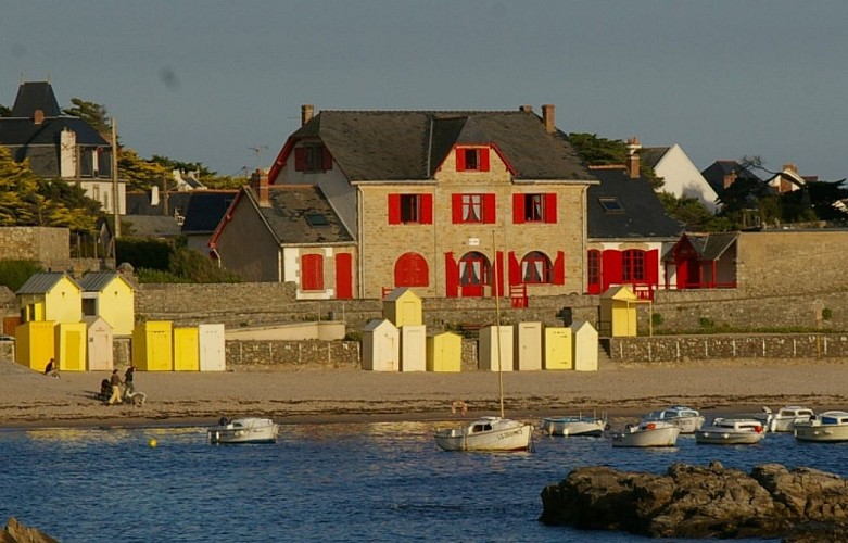 Hôtels - Grand studio Menhir 2/4 PERSONNES - Mme Suinat - Batz-sur-mer