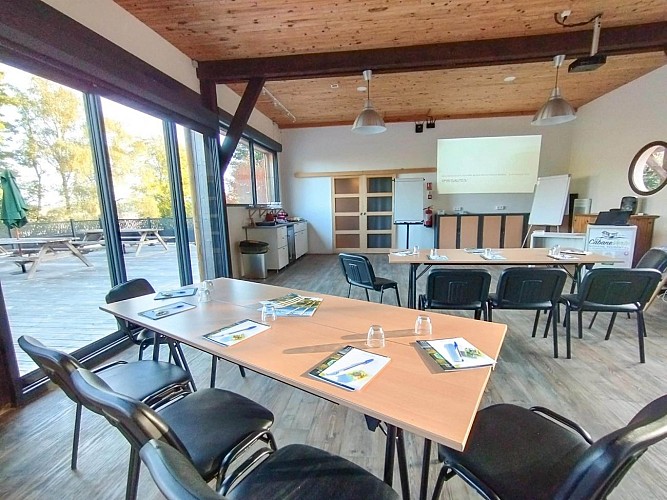 Salle de réunion de la Cabane Verte