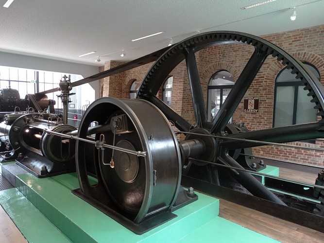 Machine à vapeur de l'ancienne usine Leroy - Livarot