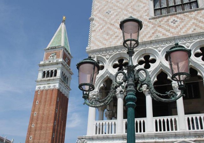 Visita guidata a piedi di Venezia e dei suoi "imperdibili": Il Palazzo Ducale e la Basilica di San Marco (salta-fila)