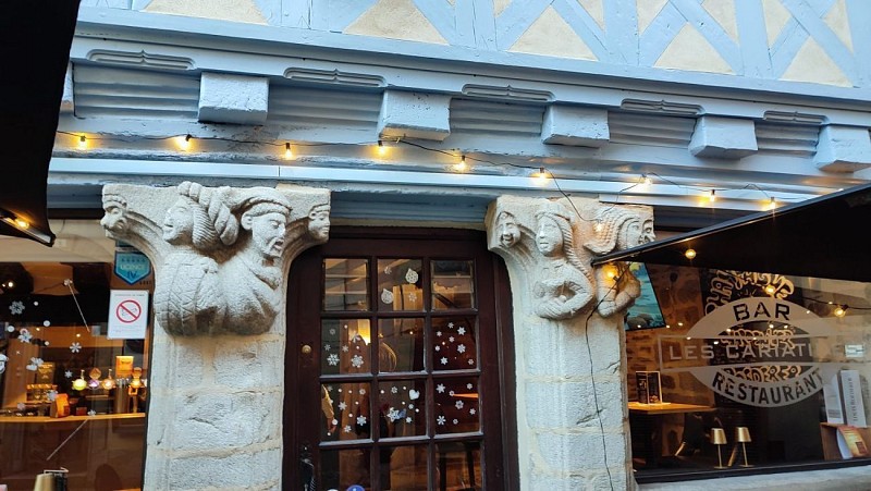 Piliers sculptés | Quimper