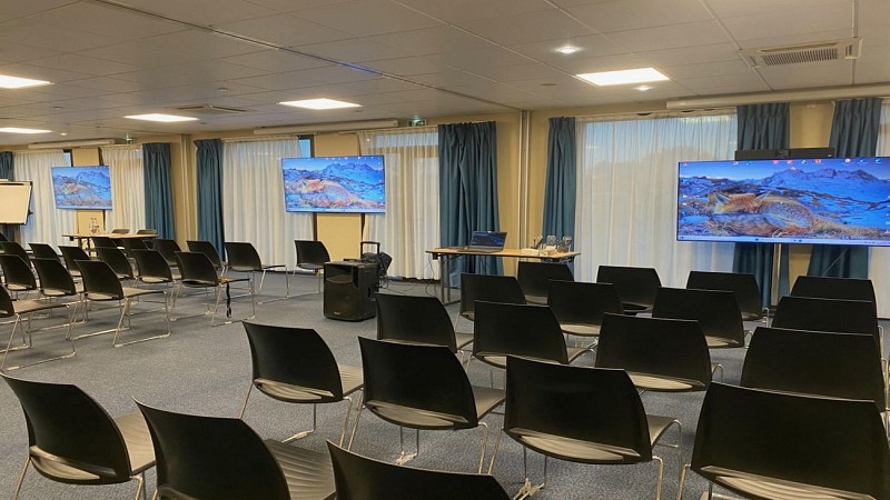 salle 135m² THEATRE 3 ecrans