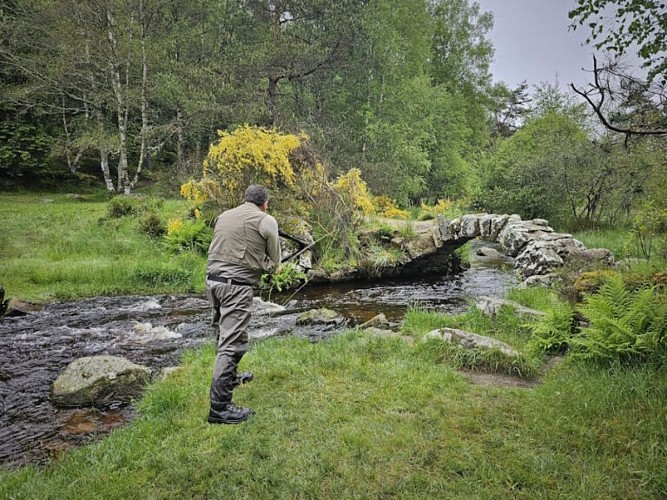 pont-de-senoueix-guide de peche yoann esquis