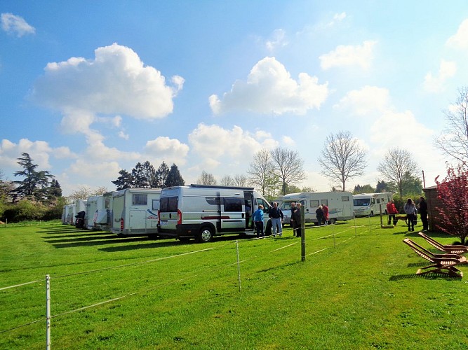 Aire de camping-car privée du Clos des Ratites