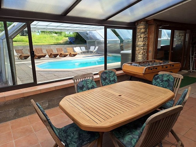 Véranda avec piscine