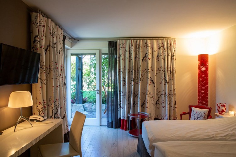 Chambre accès personne à mobilité réduite