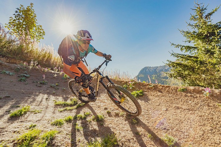 Private downhill mountain biking : maximum gravity