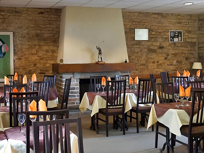 Hotel-du-Golf---Clecy---restaurant-800X600