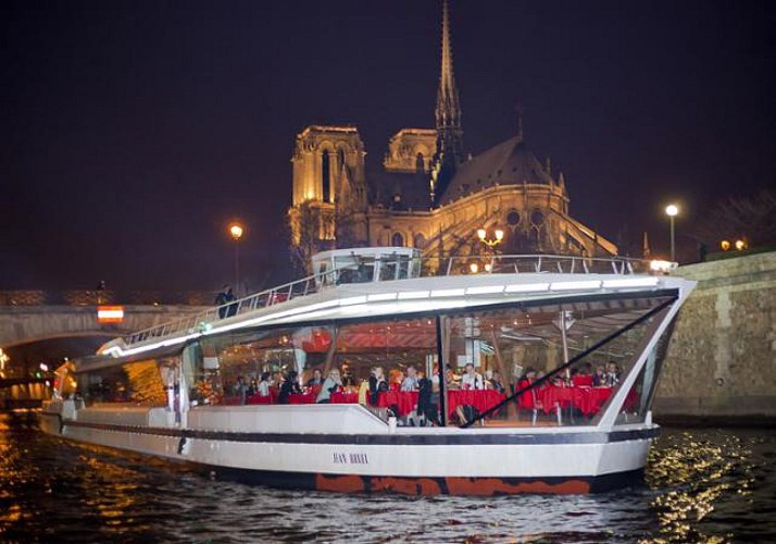 Crucero con cena en Paris – Bateaux mouches – 20:30