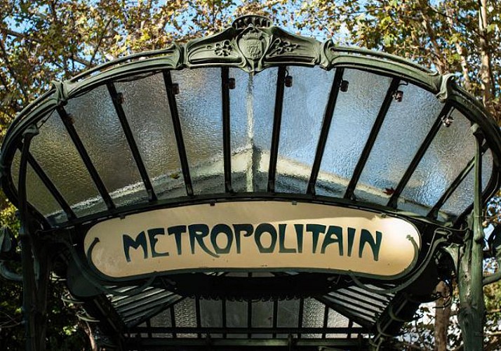 Pase de transporte de París: metro, autobús, RER y tranvía ilimitado + crucero por el Sena