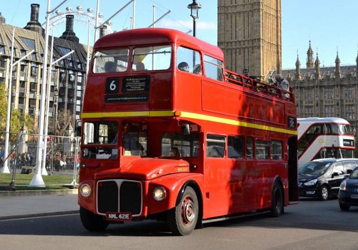 London Tour by Vintage Bus & Thames Cruise with Afternoon Tea and Champagne