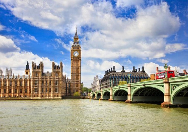 London Tour by Vintage Bus & Thames Cruise with Afternoon Tea and Champagne