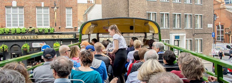 Tour di Londra su un bus vintage e crociera sul Tamigi con Afternoon Tea di lusso