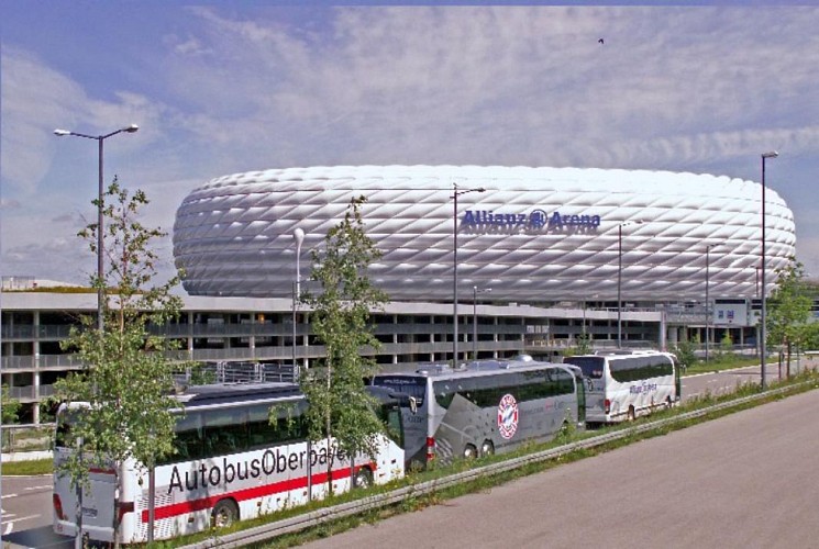 Guided tour of the Allianz Arena (FC Bayern München) & Munich Bus Tour