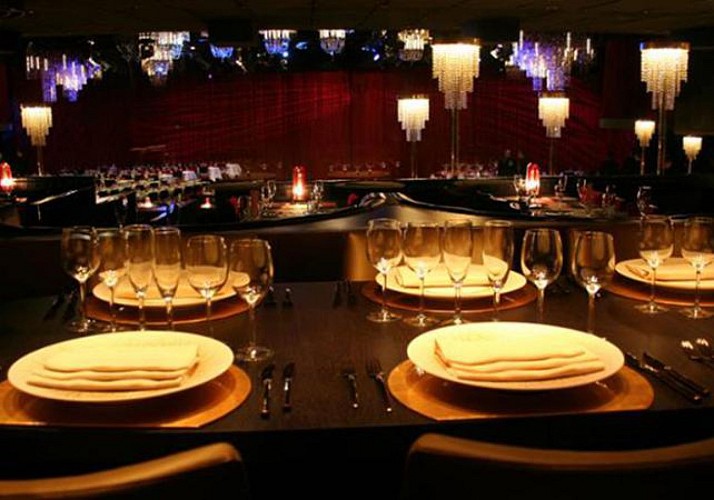 Abendessen Lido Paris und Kabarett Show (inklusive Champagner)