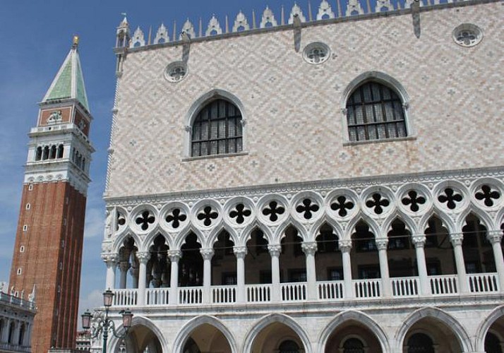 Morning Guided Walking Tour of Venice & The Doge's Palace – Priority-access ticket