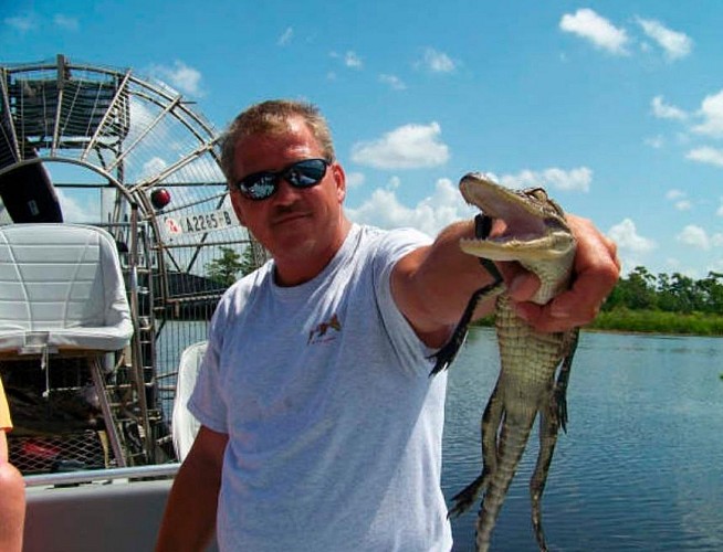 Airboat Swamp Tour – Transport from New Orleans included