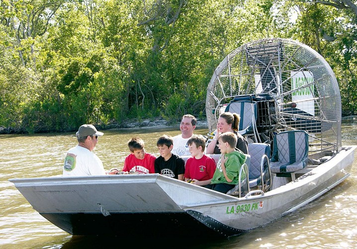 Airboat Swamp Tour – Transport from New Orleans included