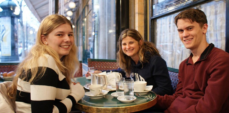 Cours de conversation en Français au Café de Flore et visite guidée de Saint-Germain-des-Près