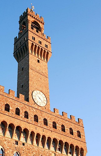 Visita guidata ai passaggi segreti di Palazzo Vecchio con pranzo