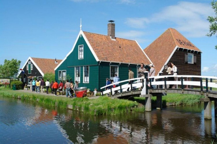 Excursión a los pueblos de pesca de Volendam y Marken desde Ámsterdam