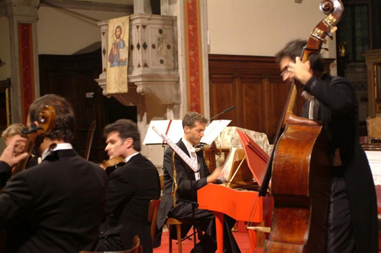 Concert de musique classique dans un palais au cœur de Venise