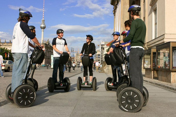 Visita insólita y personalizada de Berlín en Segway