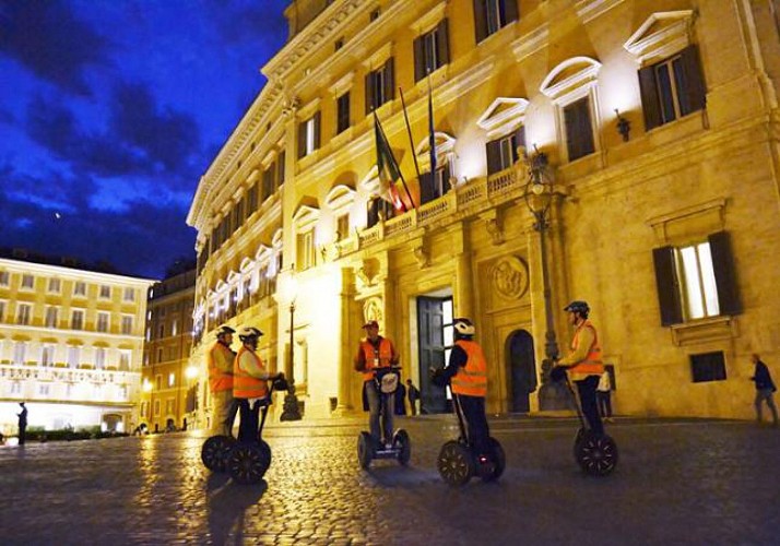 Besichtigung von Rom bei Nacht mit dem Segway