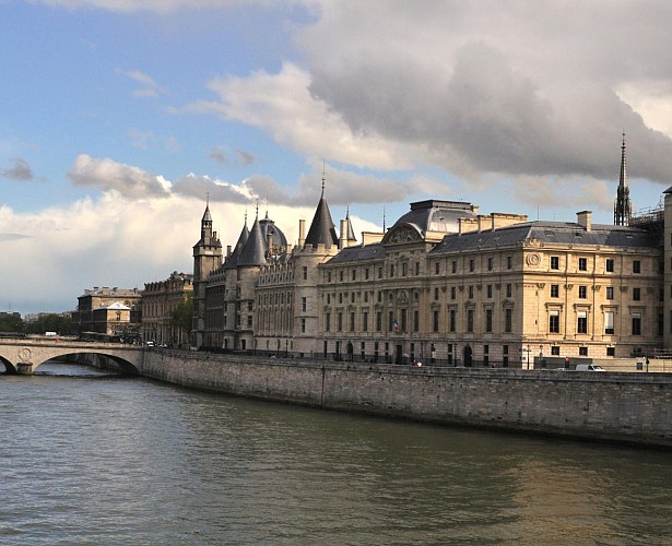 Cycling Tour of the Parisian Canals and Parc de la Villette