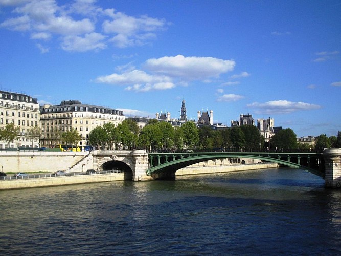 Cycling Tour of the Parisian Canals and Parc de la Villette