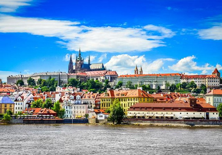 Prag City-Pass - 30 Tage um die wichtigsten Sehenswürdigkeiten der Stadt zu entdecken - "ohne anstehen" Ticket