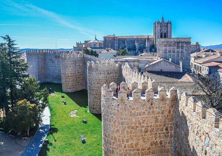 Geführte Tour in kleiner Gruppe in Ávila und Segovia – ab Madrid