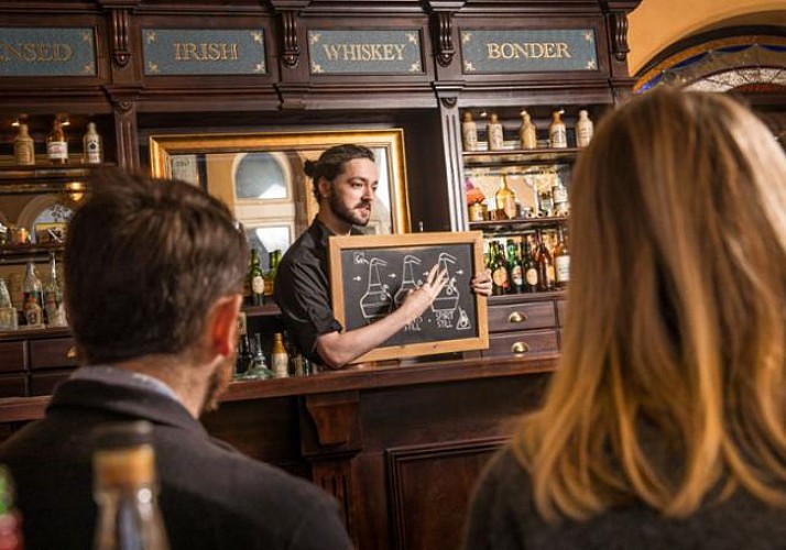 Führung durch das irische Whiskey-Museum in Dublin