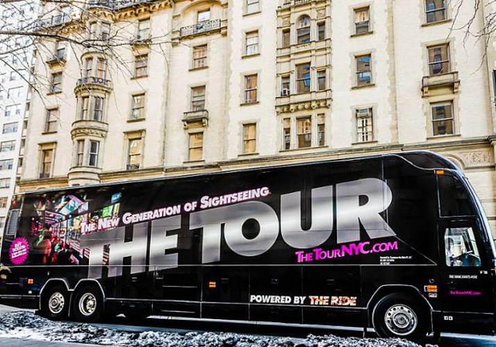 Panoramic multimedia bus tour in New York.