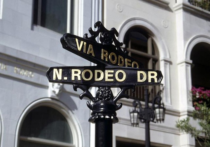 Conocer las casas de las estrellas de Beverly Hills en bicicleta - Visita libre con un mapa y alquiler durante 24 horas