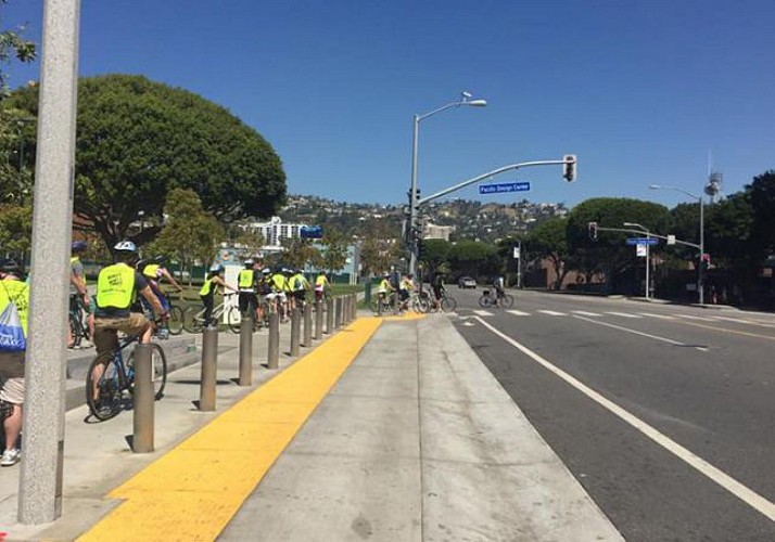 Alla scoperta delle case delle star di Beverly Hills in bici - visita libera con mappa e noleggio per 24 ore