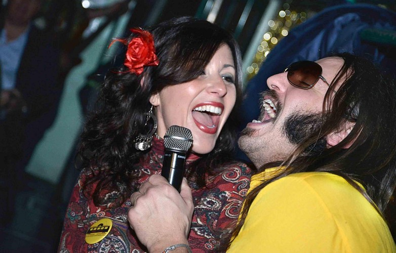 Soirée hippie et découverte de Rome en tramway d’époque