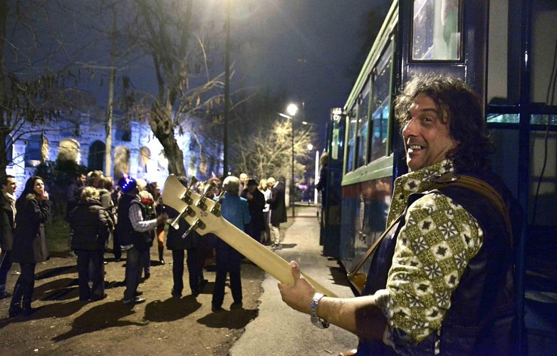 Soirée hippie et découverte de Rome en tramway d’époque