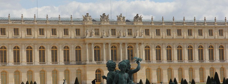 Meurtres et mystères au Château de Versailles au départ de Paris – Visite guidée en Anglais