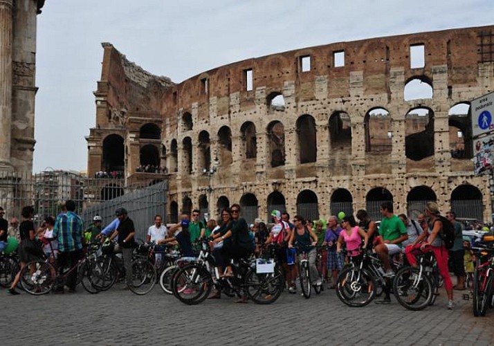 Guided Tour of Rome by Electric Bike – Palazzo Madama, Piazza Navona, the Colosseum, the Capitoline Hill and the Palatine Hill