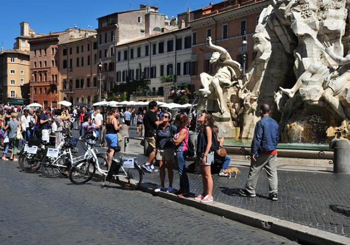 Visita guiada de Roma en bicicleta eléctrica - Palazzo Madama, Piazza Navona, Coliseo, Colina Capitolina y Palatino