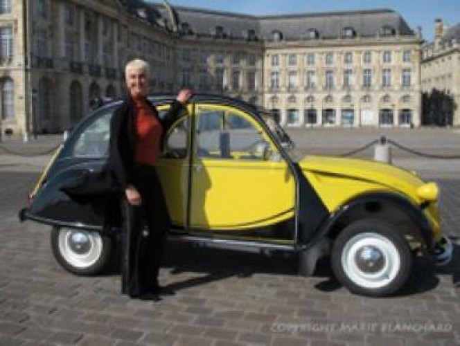 Visite privée en 2CV des monuments et quais de Bordeaux