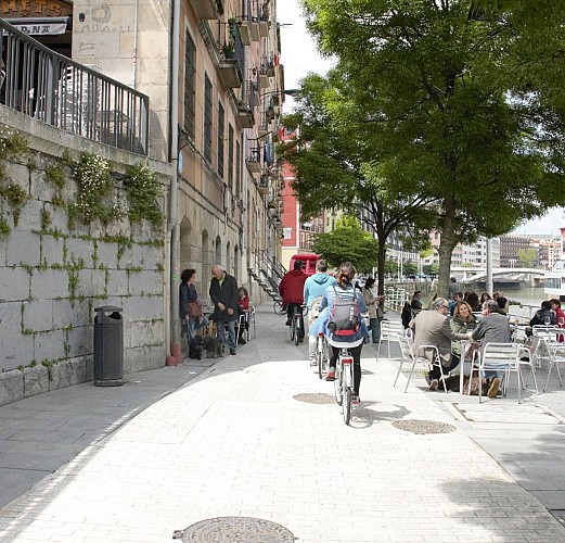 Tour photo de Bilbao à vélo avec un photographe professionnel