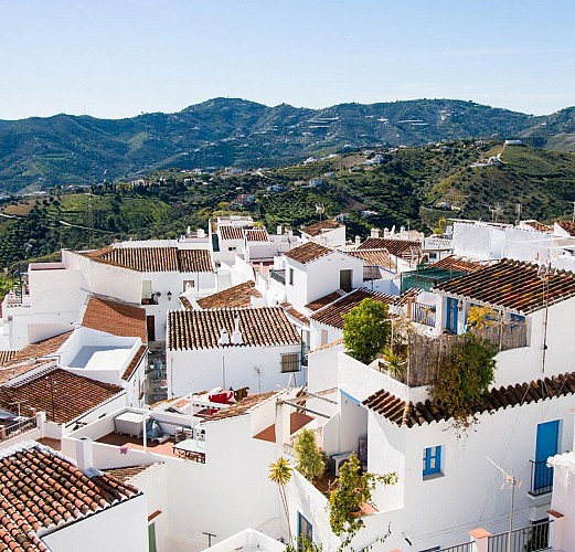 Guided Excursion to Frigiliana and Nerja – Leaving from Malaga