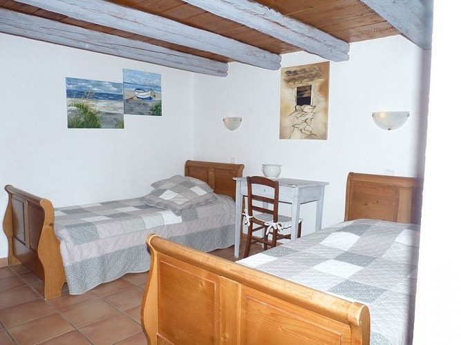 chambre deux lits, coté ouest, vue sur les espaces verts