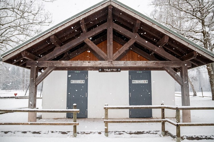 Toilettes publiques du grand Lac aux Dames