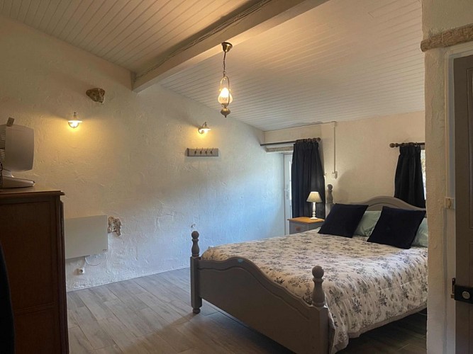 Chambre principale - lit king size (160 x 200)