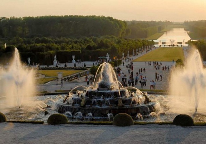 Evening Visit to Versailles: Tour of the Palace + Fountain Night Show