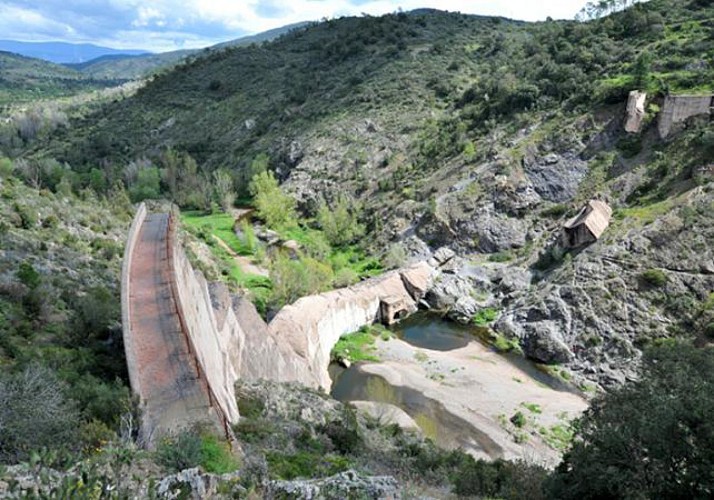 Guided Tour of the Remains of Malpasset Dam – Departing from Fréjus